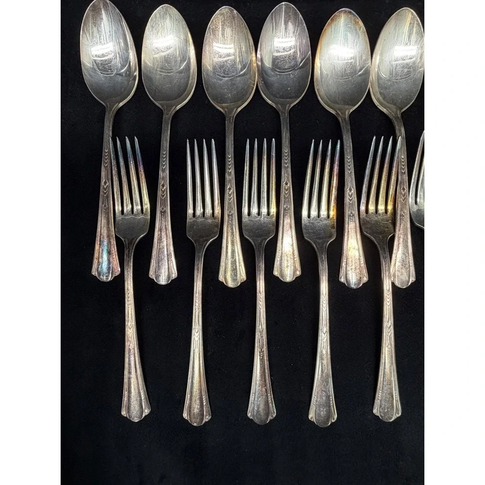 Valencia Silverplate by INTERNATIONAL SILVER Service for 6 Vintage Flatware